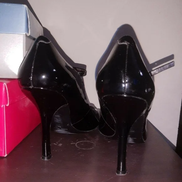 NineWest ‘NW Carlen’ Patent Leather Peep Toe Heels - Picture 4 of 8